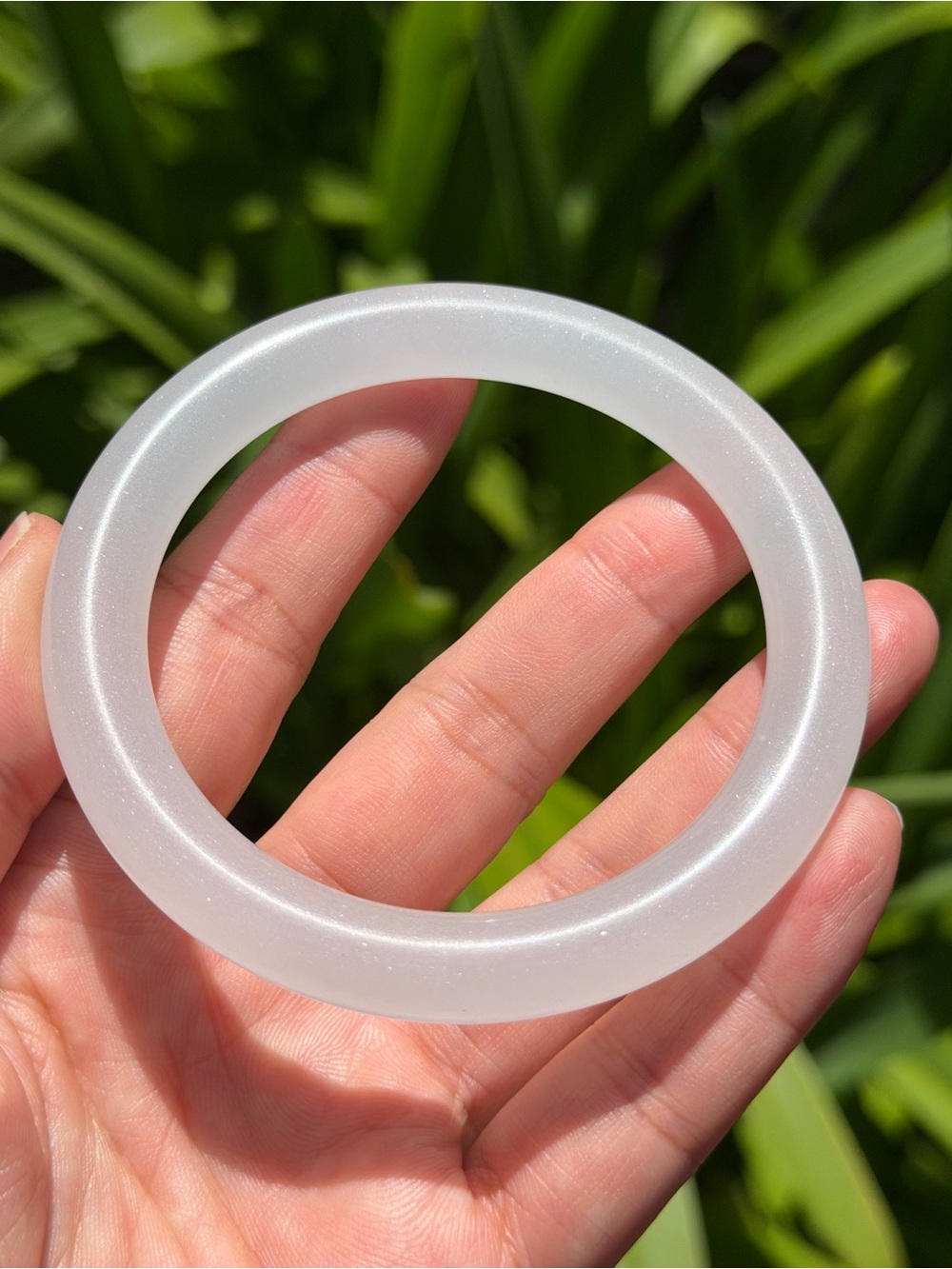 61.5mm inner diameter white agate round bangle 1583